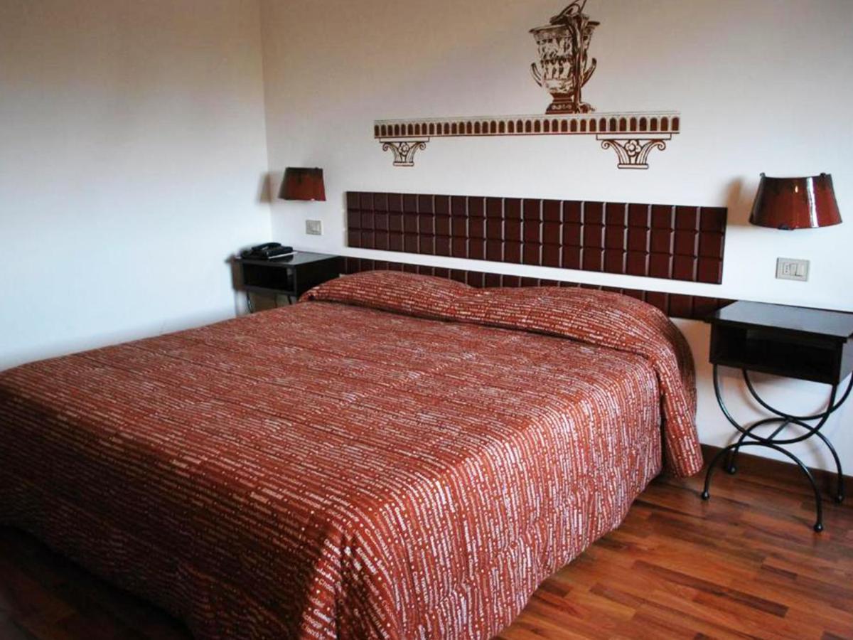 Economy Double or Twin Room,1380206636:JPEG