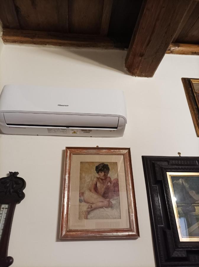 Two Connecting Rooms,1323828445:JPEG