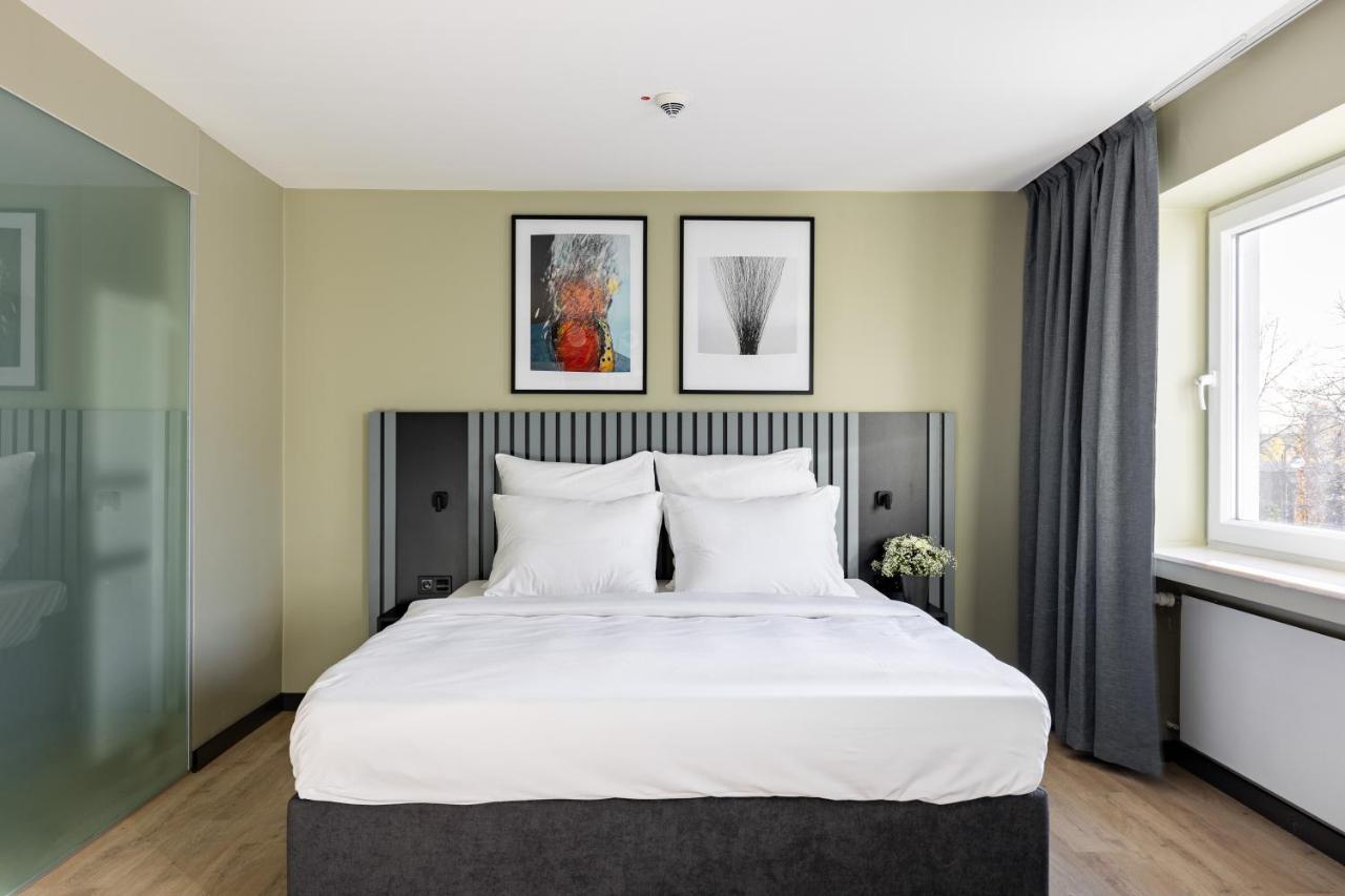 Large Studio with Kitchenette