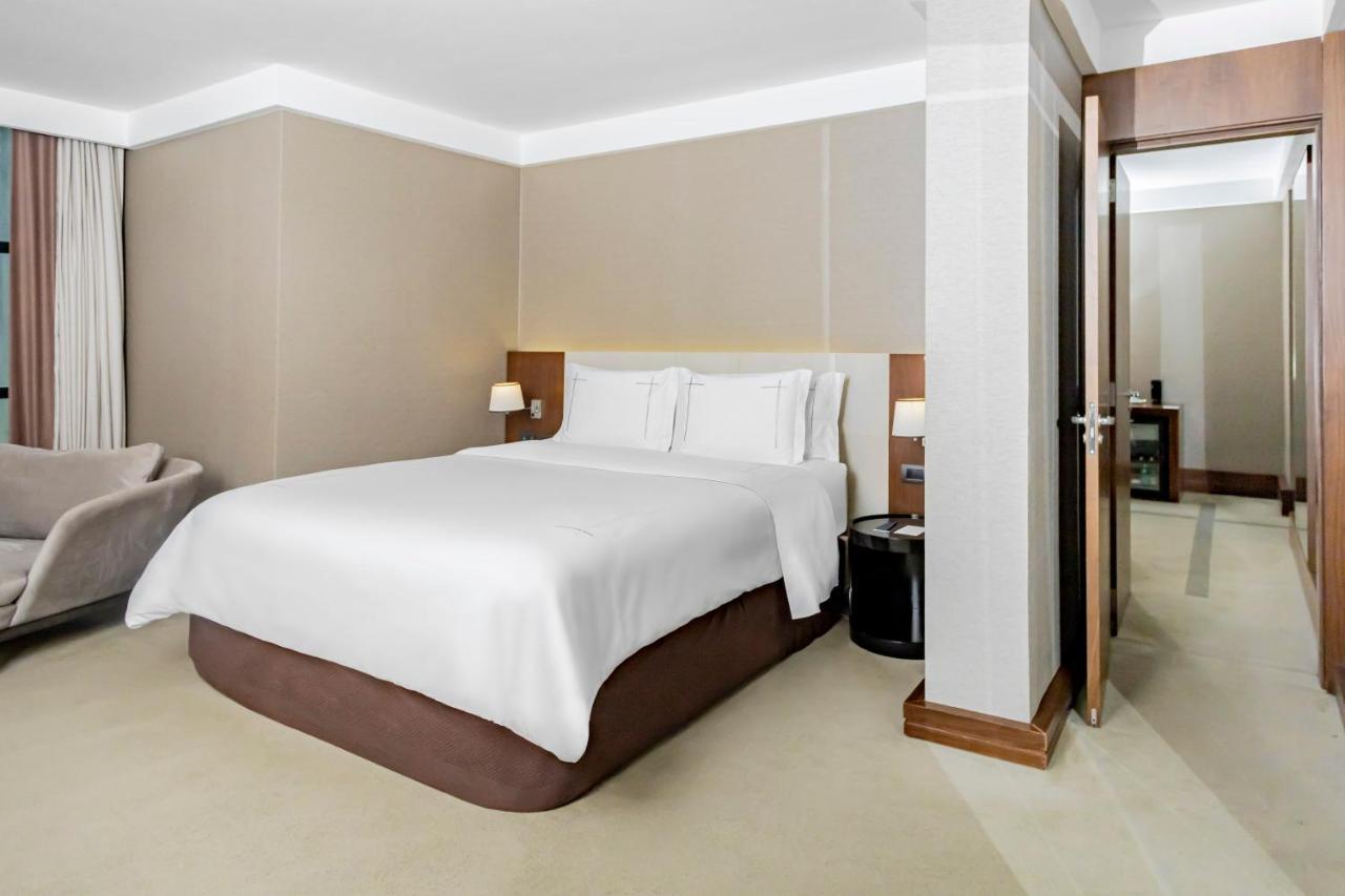 Deluxe Family Room,1634403573:JPEG