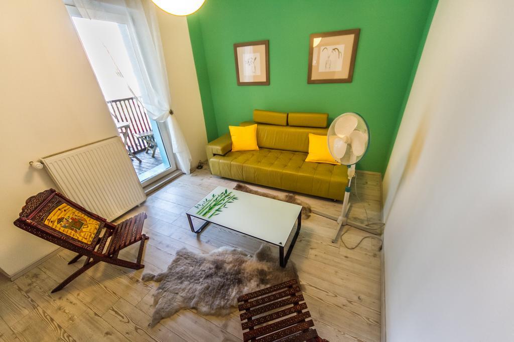Two-Bedroom Apartment Balcony,133068135:JPEG