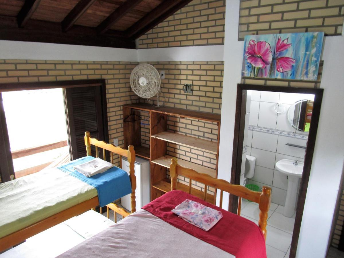 Cama em Beliche em Dormitório Feminino