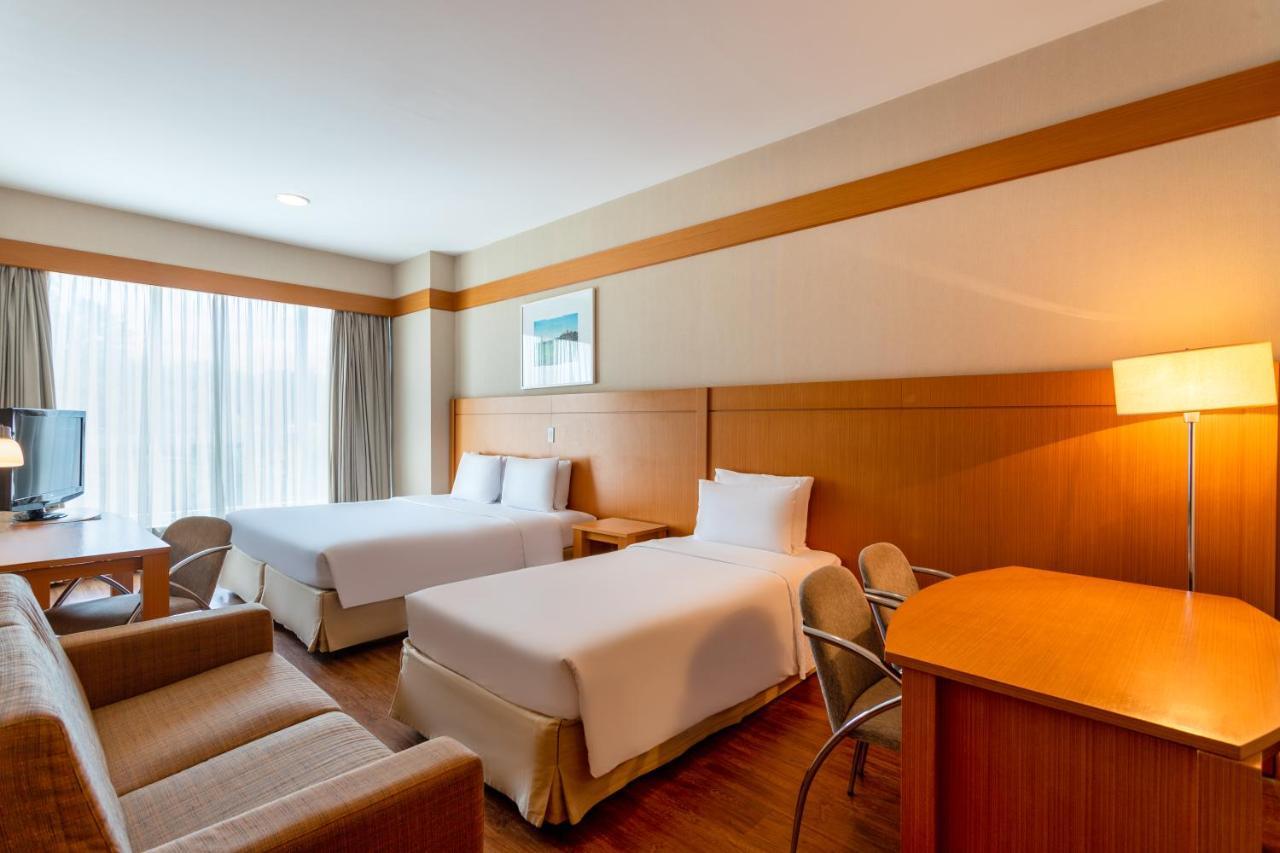 Quarto Superior com 1 Cama Queen-size e 1 Cama Individual - Não Fumadores