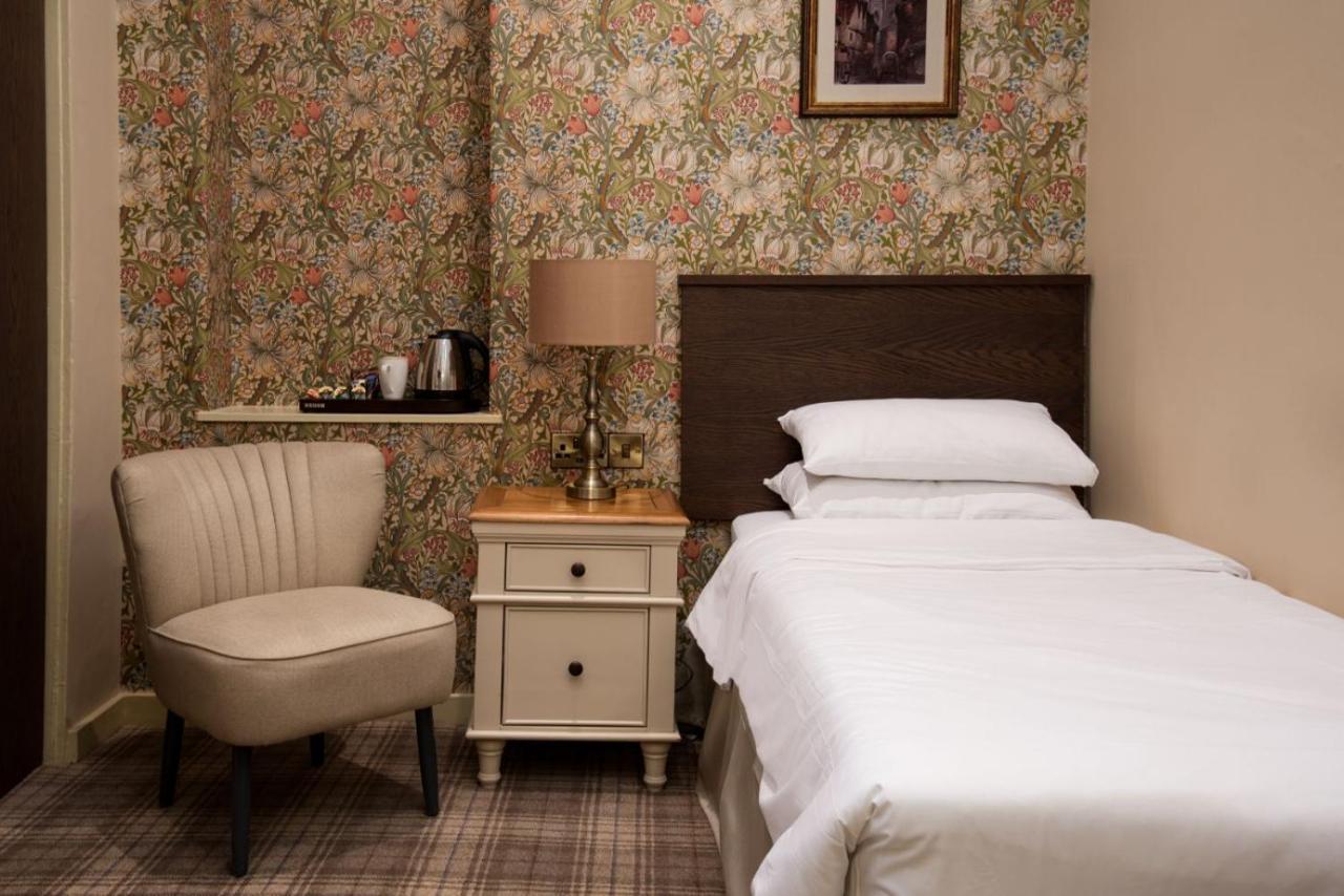 Single Room,1339968110:JPEG