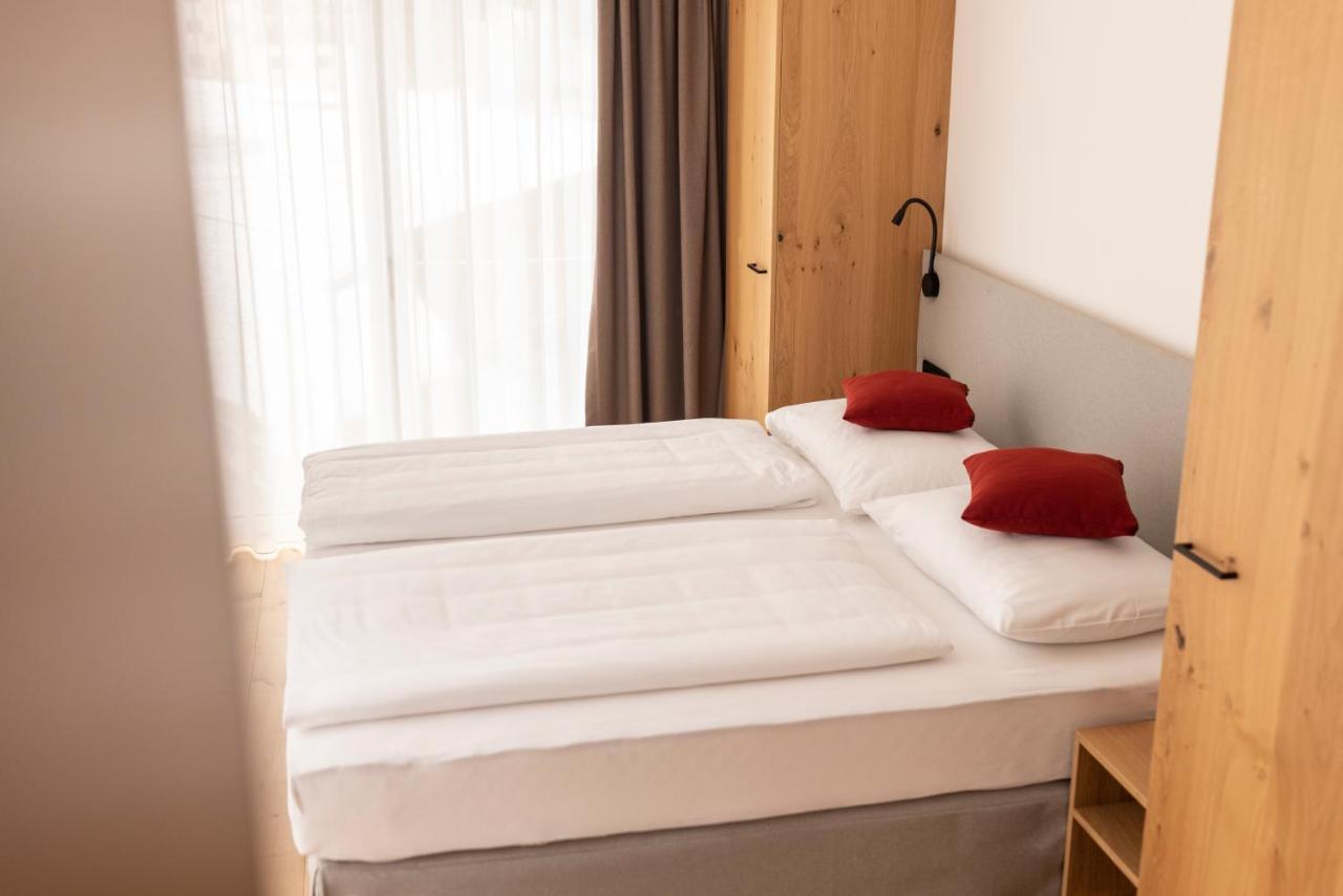Deluxe Apartment mit 2 Schlafzimmern sowie Balkon oder Terrasse