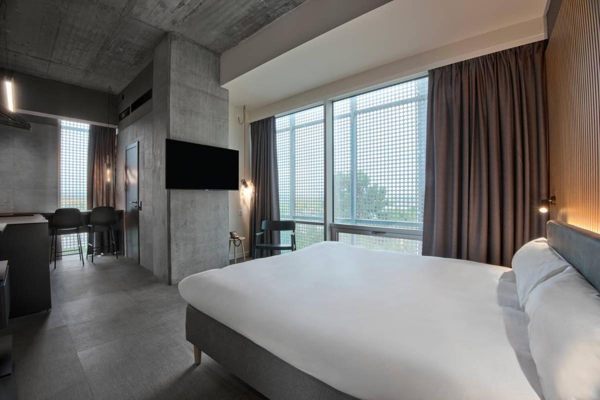 Double Room,1340888489:JPEG