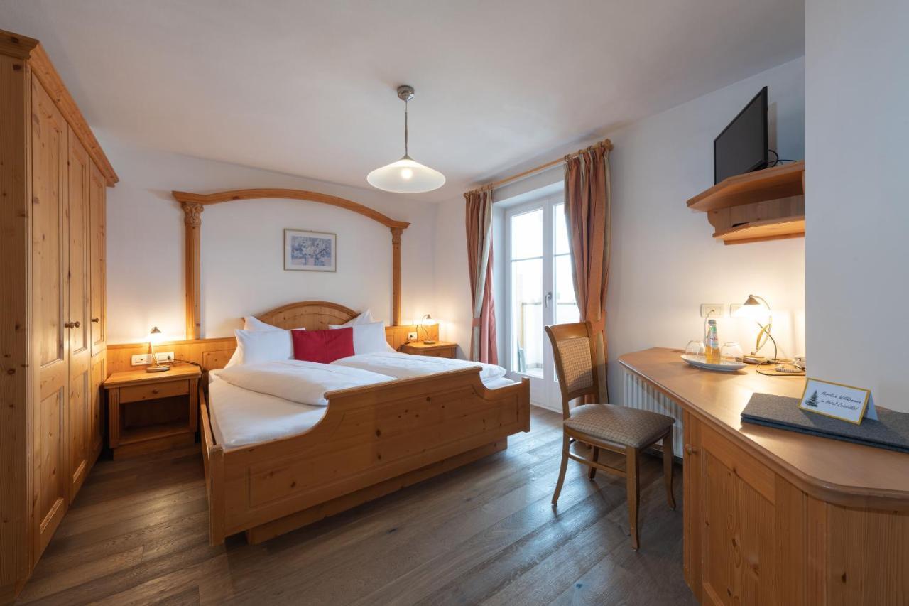 Doppelzimmer mit Balkon
