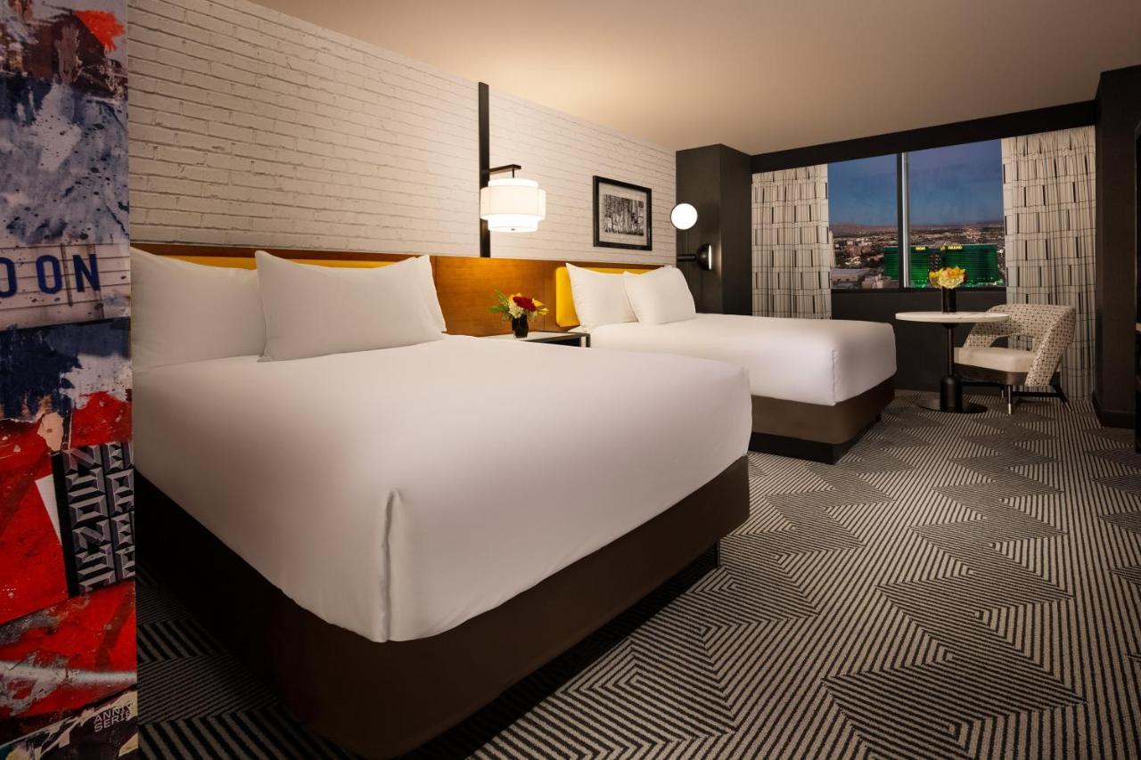 Zimmer Soho mit 2 Queensize-Betten und Aussicht