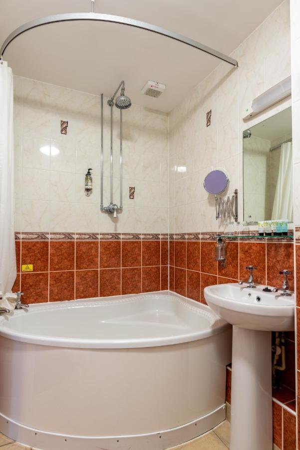 Double Room,1652742093:JPEG