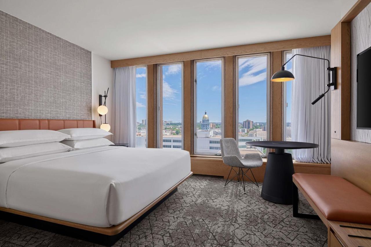 Chambre Lit King-Size Deluxe - Vue sur Ville