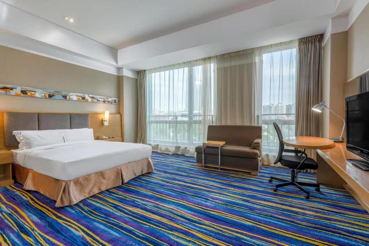 Chambre Lit King-Size Standard - Accessible aux Personnes à Mobilité Réduite