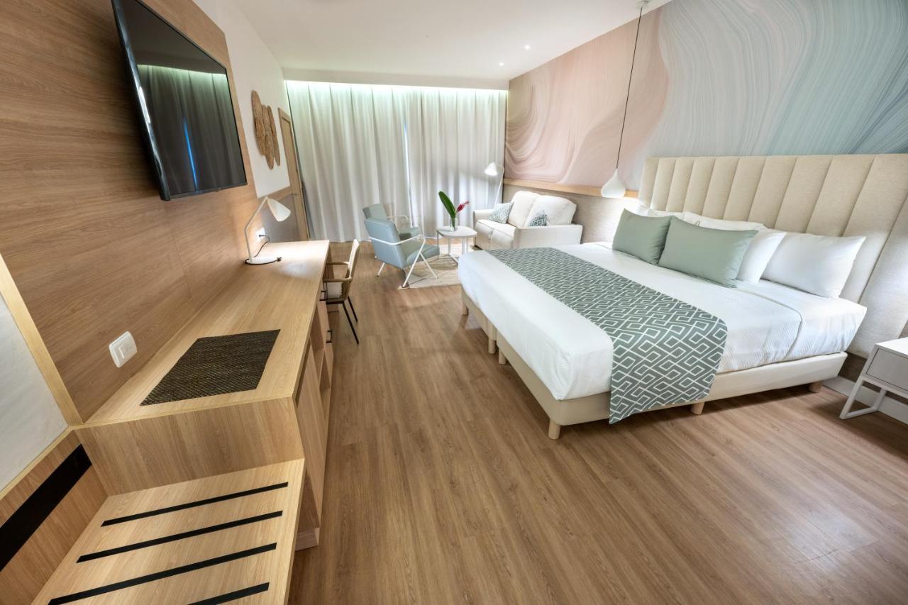 1 King Bed Deluxe Junior Suite SGL