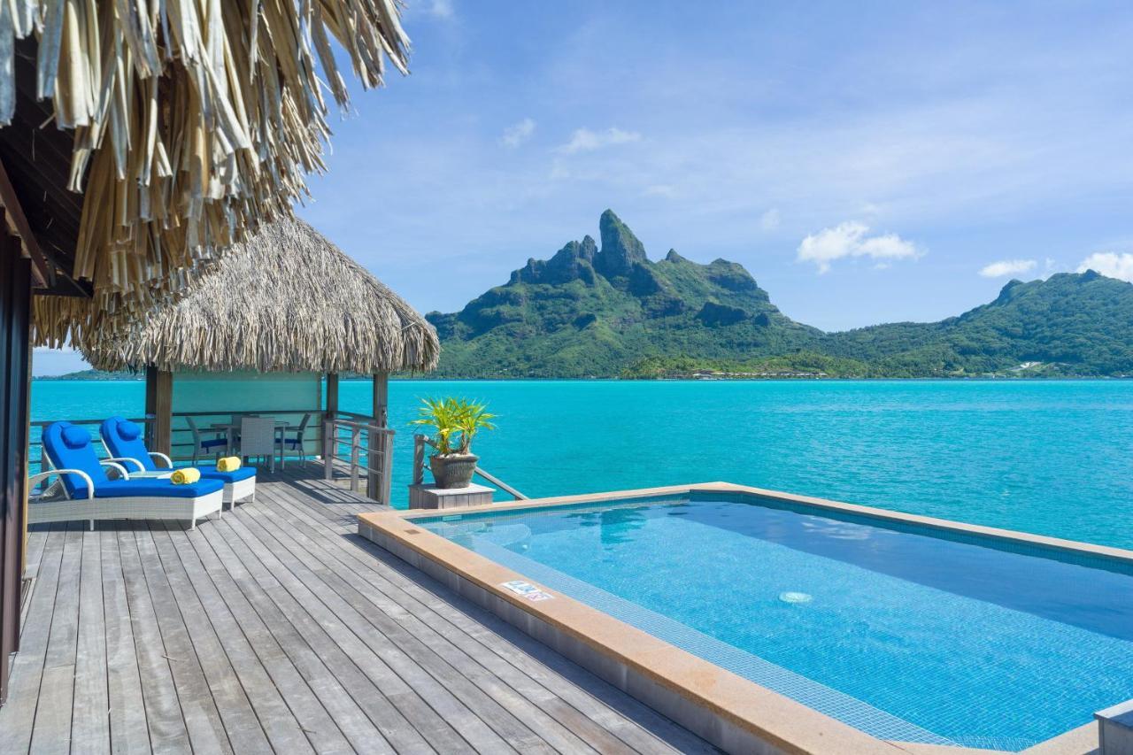 Villa Real de 2 Quartos Sobre a Água com Piscina e Vista do Monte Otemanu