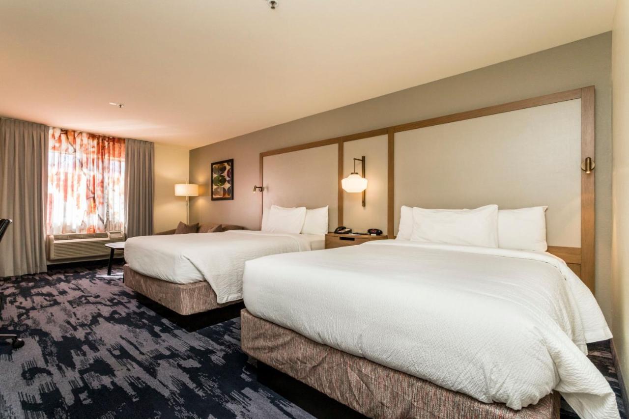 Suite avec 2 Lits Queen-Size et Canapé-Lit