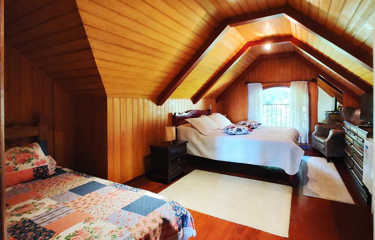 Quarto Duplo Deluxe (2 Adultos + 1 Criança)