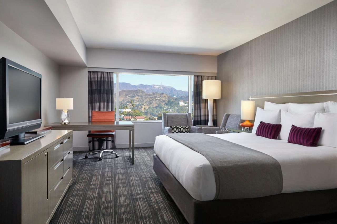 Zimmer Hollywood Sign mit Kingsize-Bett
