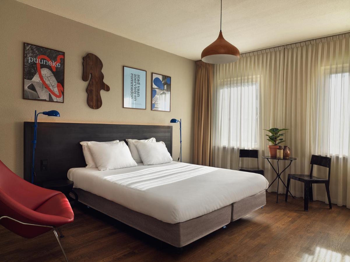 Large Double Room Courtyard