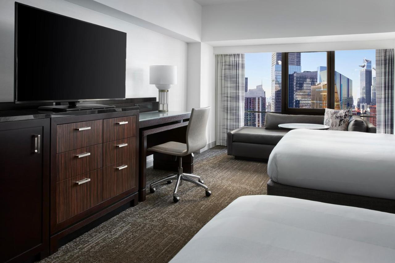 Chambre Double Supérieure avec 2 Lits Doubles - Adaptée aux Personnes Malentendantes - Vue sur Times Square