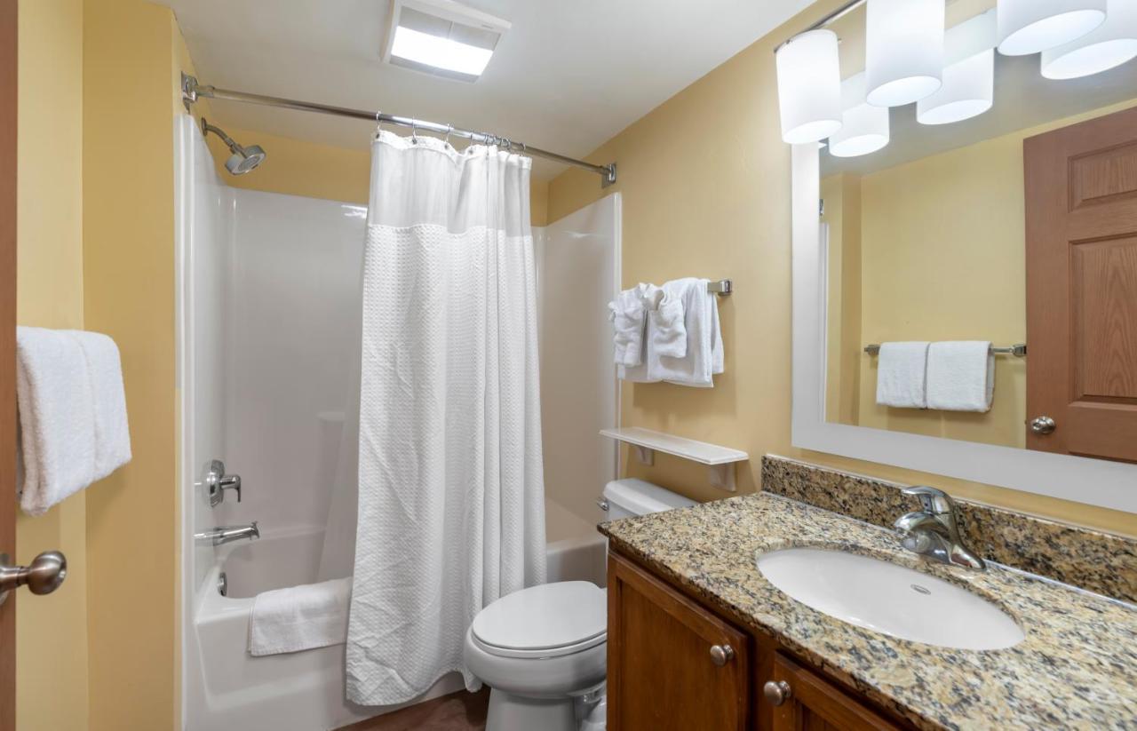 2 Bedroom Suite 2 Queen Beds Non-Smoking,1403393156:JPEG