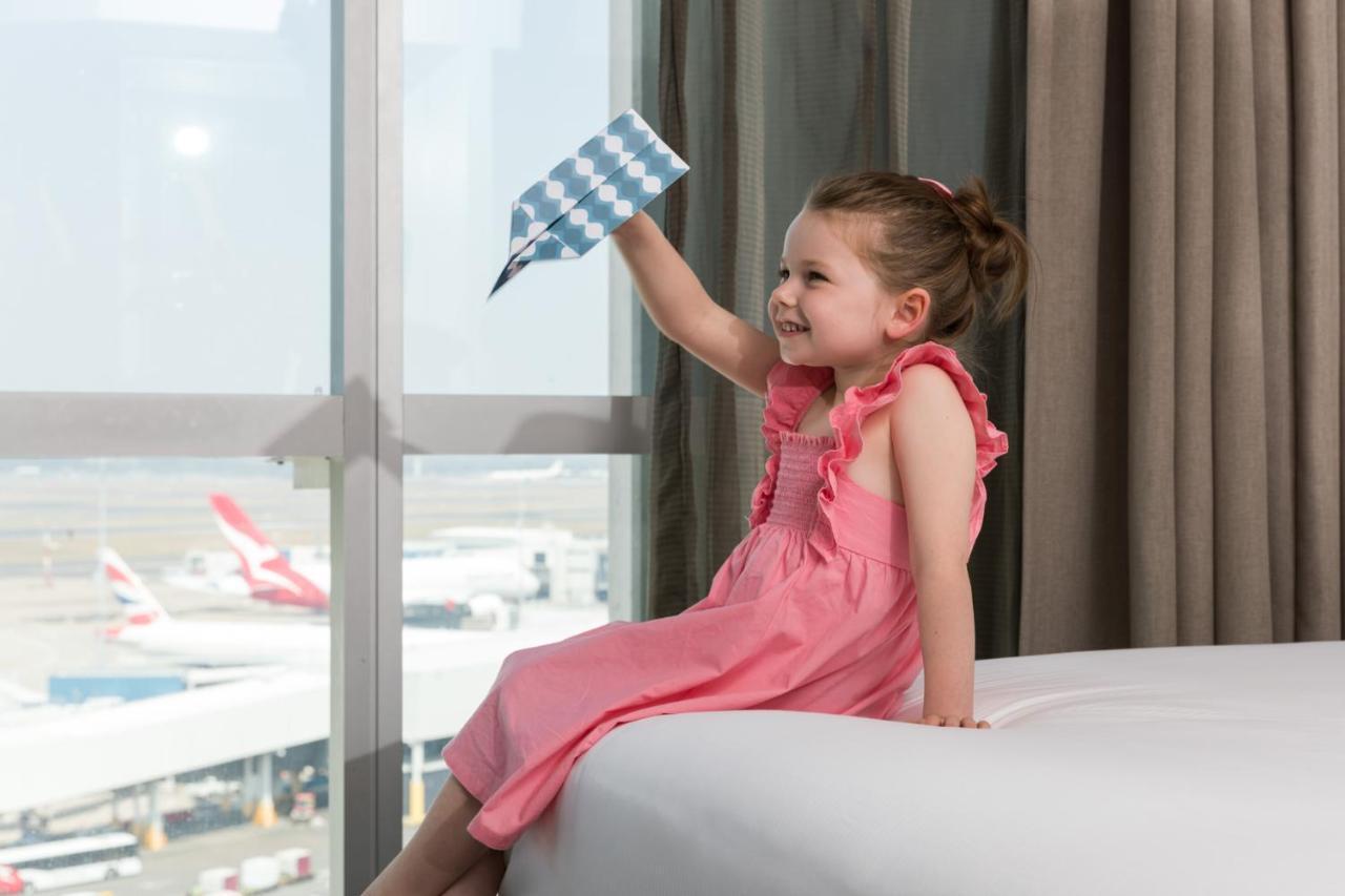 Habitación Deluxe con cama extragrande, vistas al aeropuerto y paquete de observación de vuelos