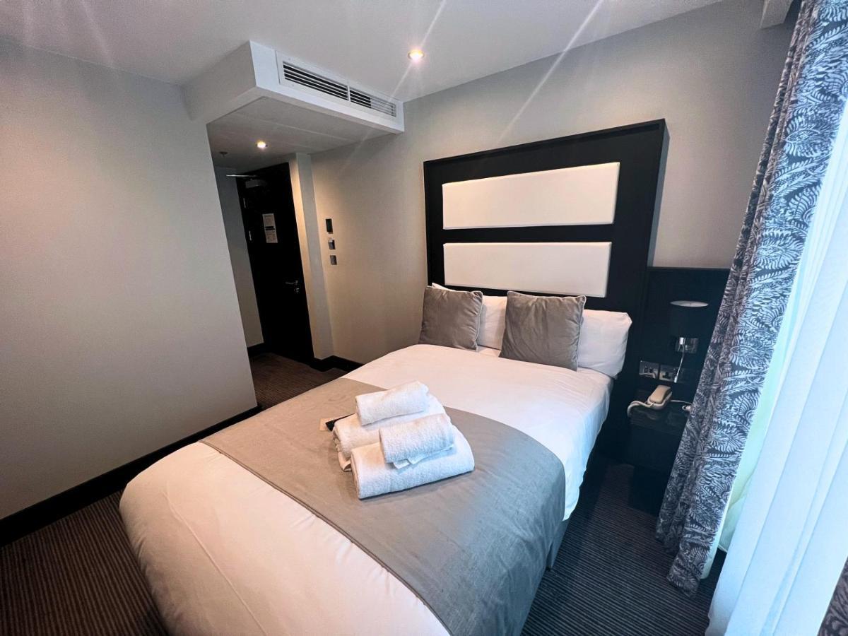 Small Double Room,1363904966:JPEG