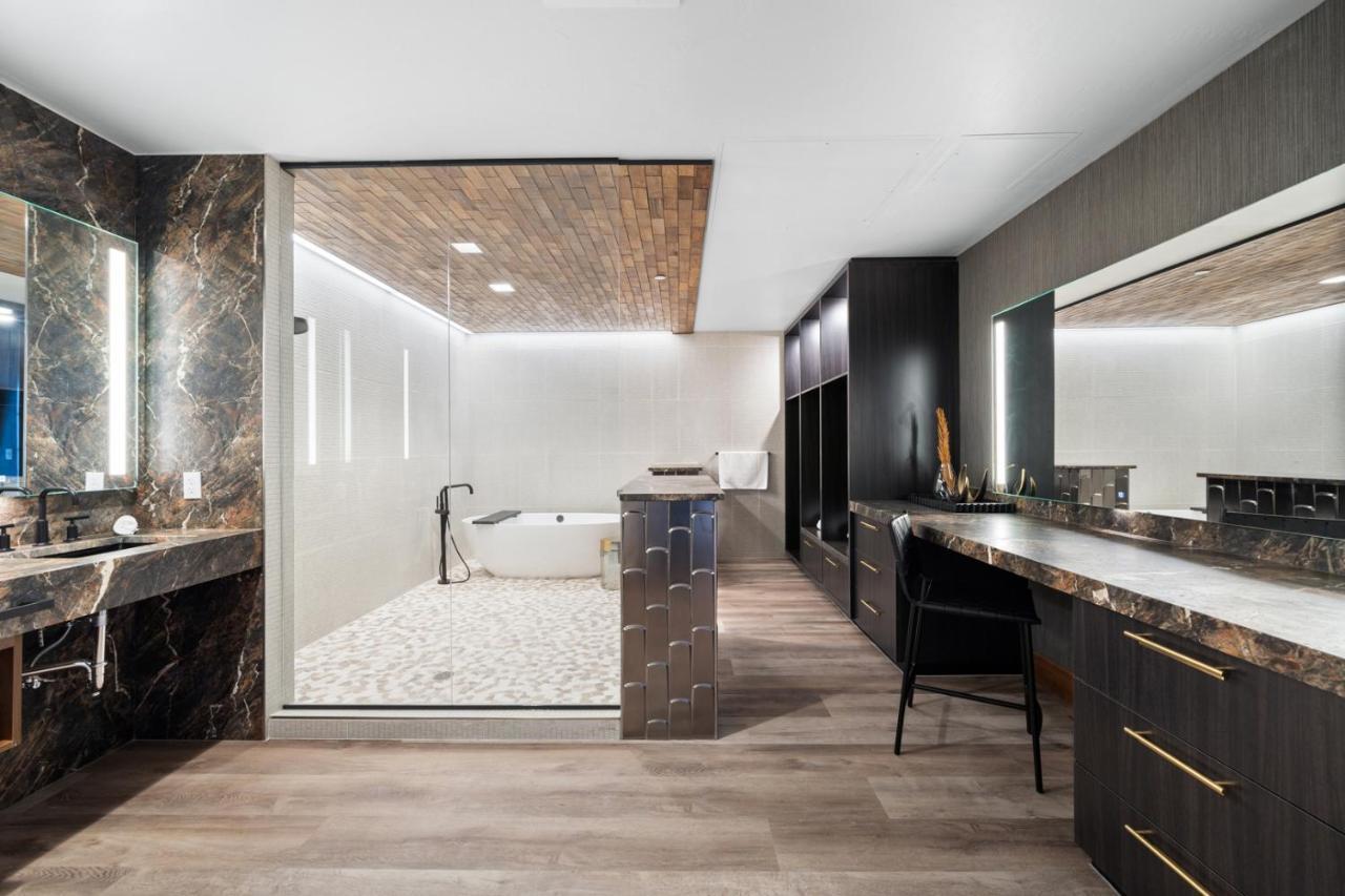 Suite with Spa Bath