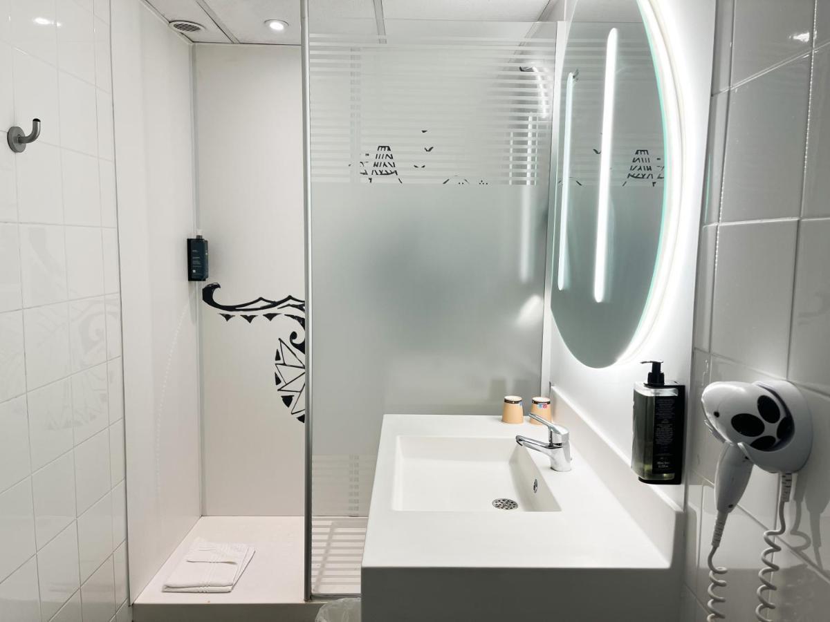 Triple room with One Double bed and One Foldable single bed
