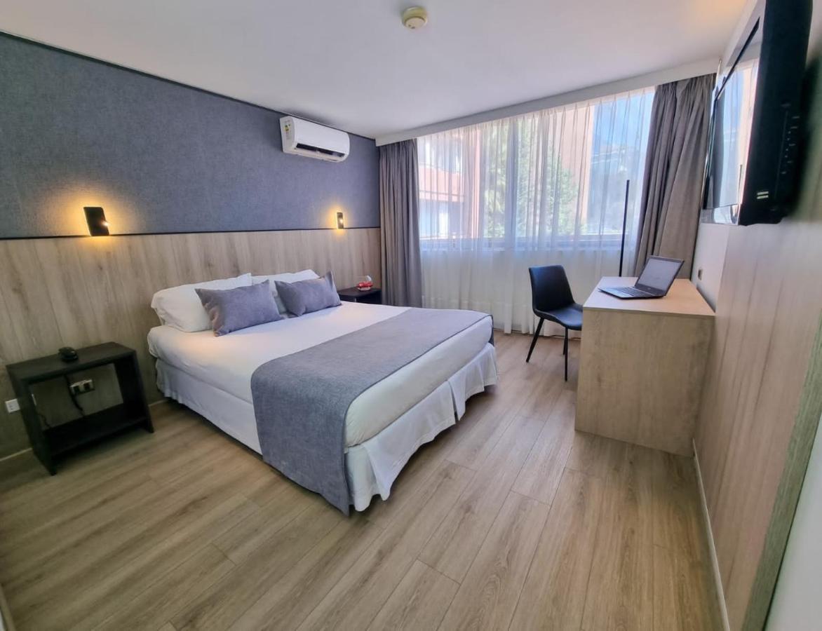 Standard Queen Room,1364834744:JPEG