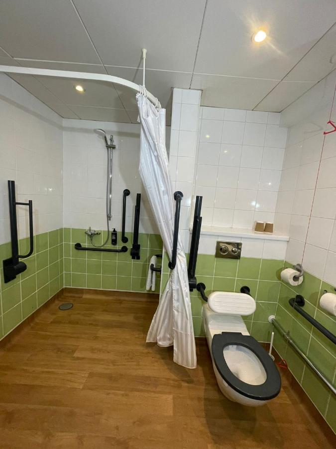 Chambre Double Accessible aux Personnes à Mobilité Réduite