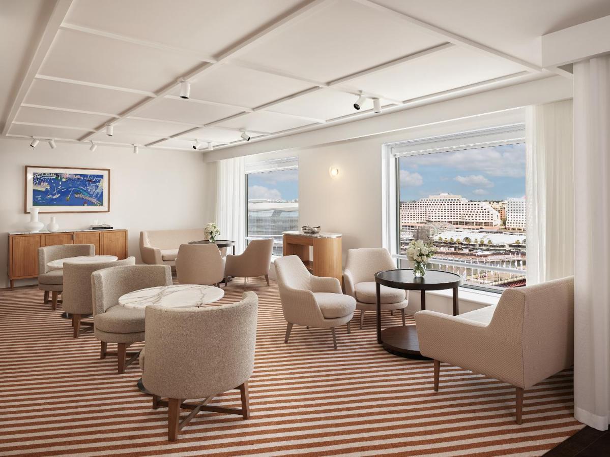 Chambre lit king-size avec vue sur Darling Harbour - Accès au club