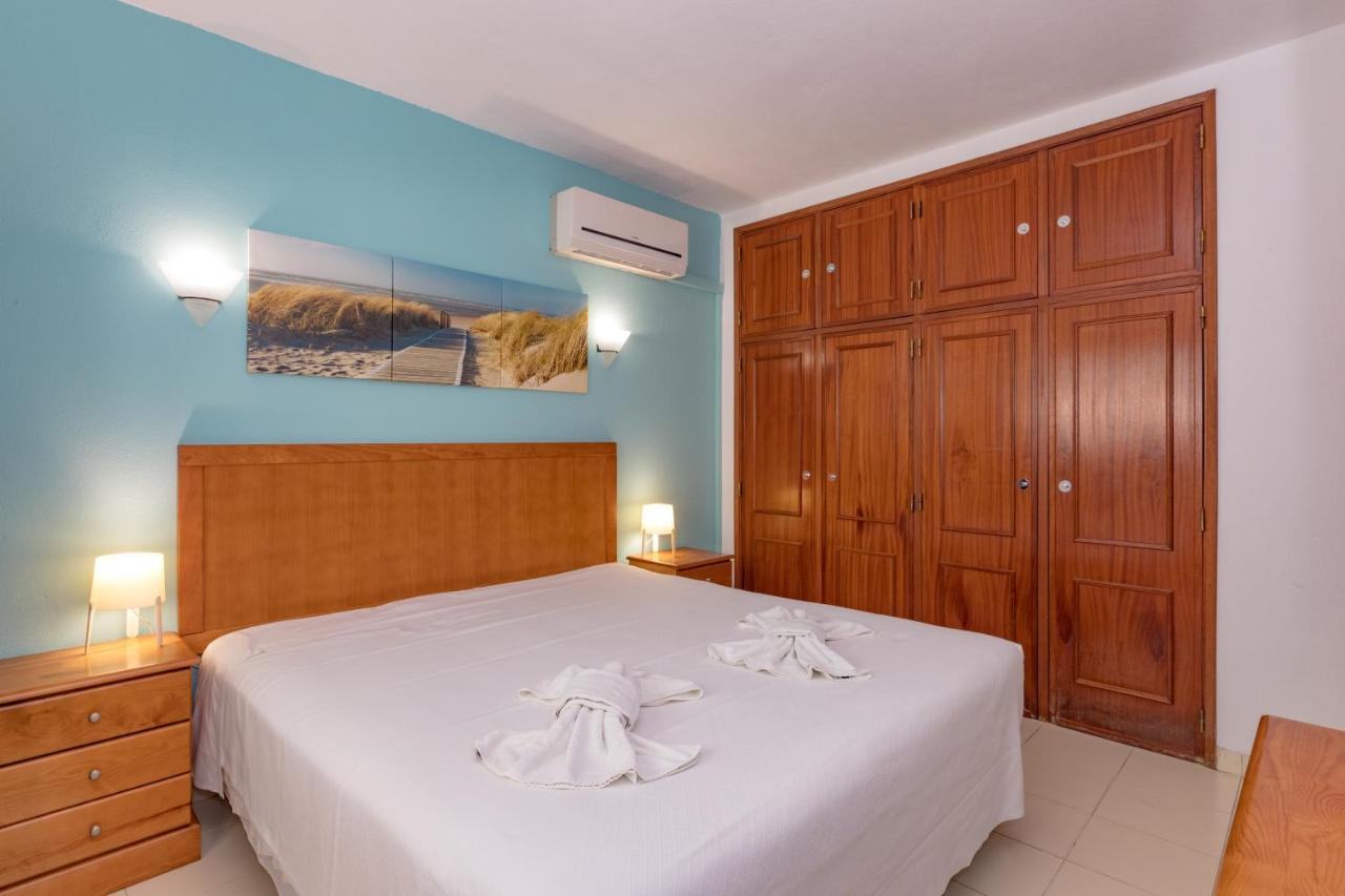 Apartamento de 1 dormitorio con vistas a la piscina