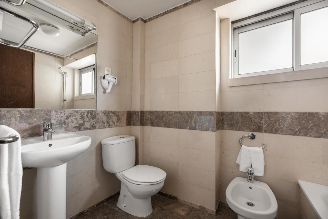 Habitación Doble con balcón y vistas al santuario - 2 camas individuales