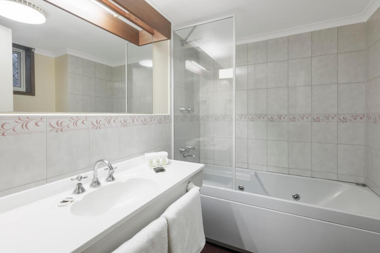 Twin Room,1397909867:JPEG