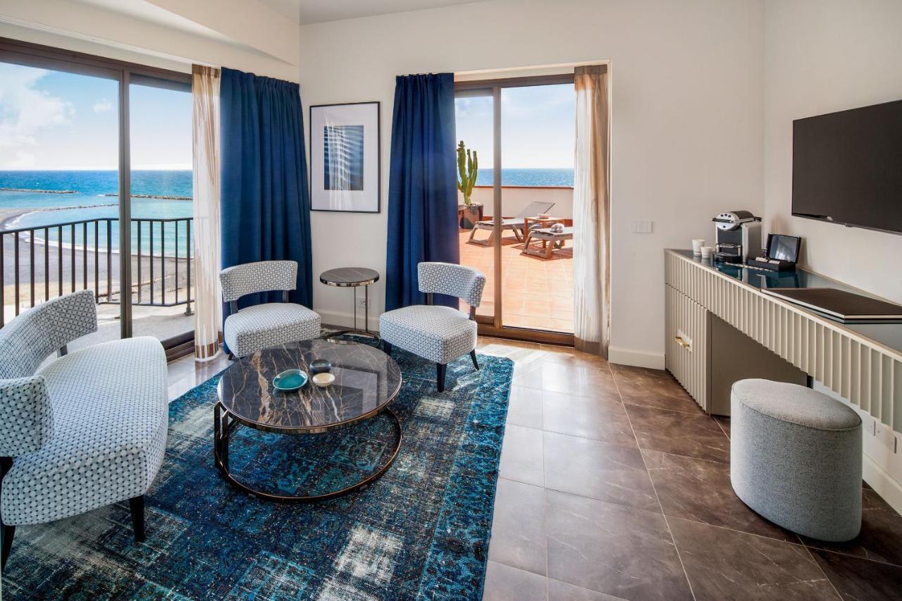 Master Suite met Terras en Uitzicht op Zee