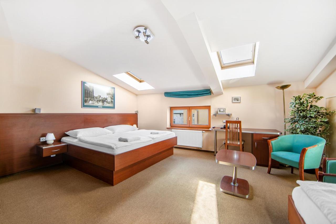 Deluxe Triple Room,1376515214:JPEG