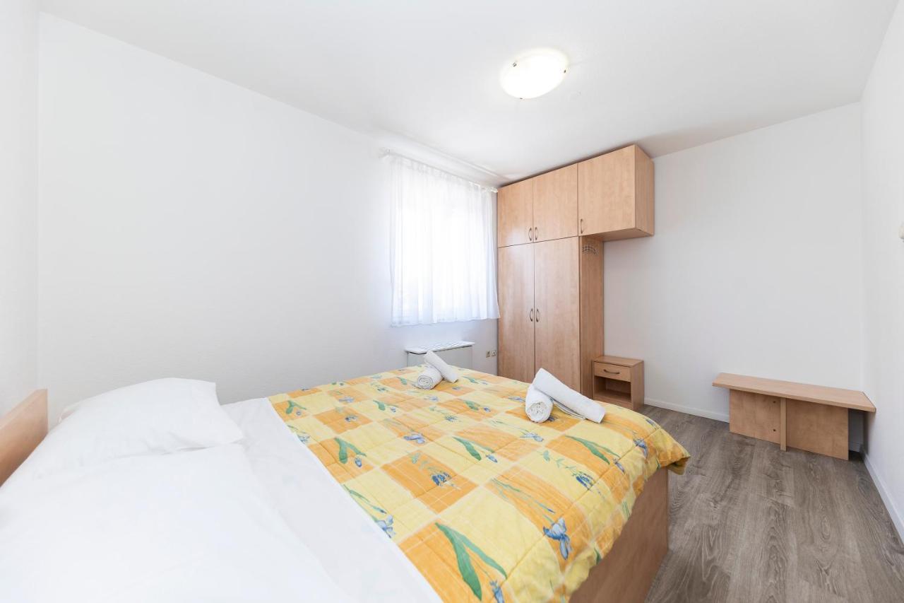 One-Bedroom Apartment with Balcony