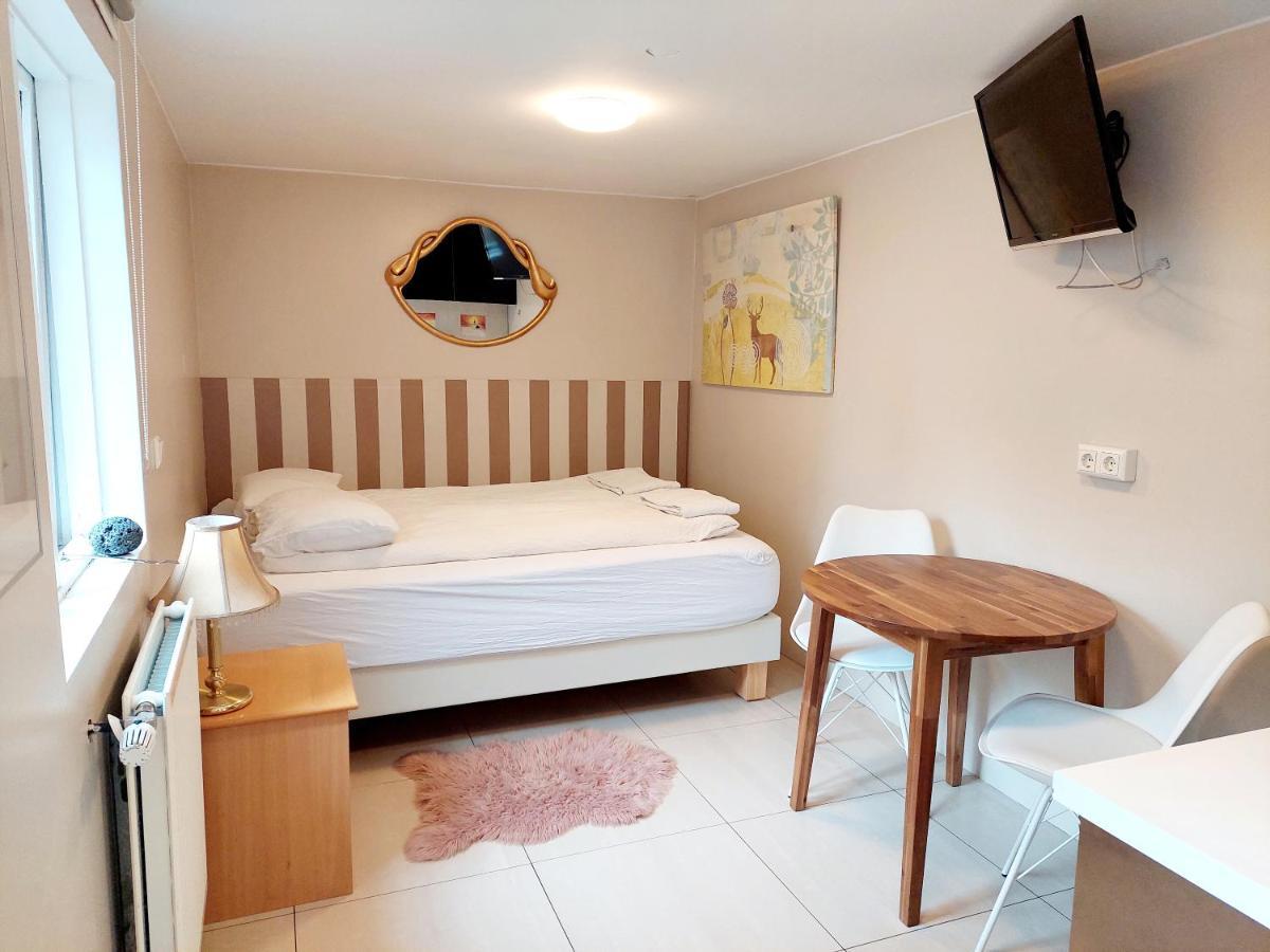 Studio Apartment,11542361:JPEG