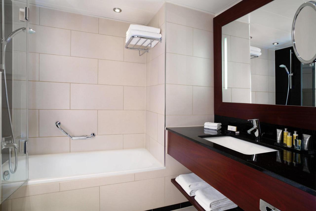 Quarto Twin Clube com Vista Lago e Acesso ao M Club Lounge