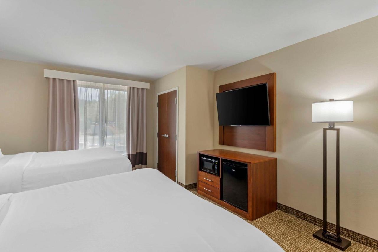 Queen Suite with Two Queen Beds - Accessible/Non-Smoking
