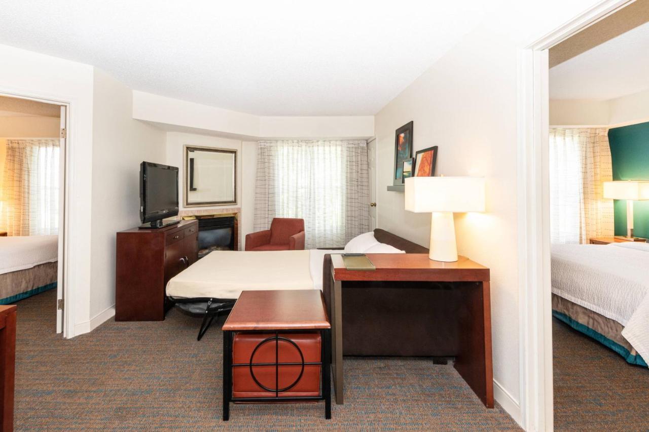 2 Bedroom Suite,1385945915:JPEG