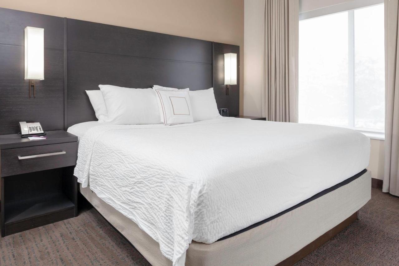 One Bedroom Suite with King Bed,1389996053:JPEG