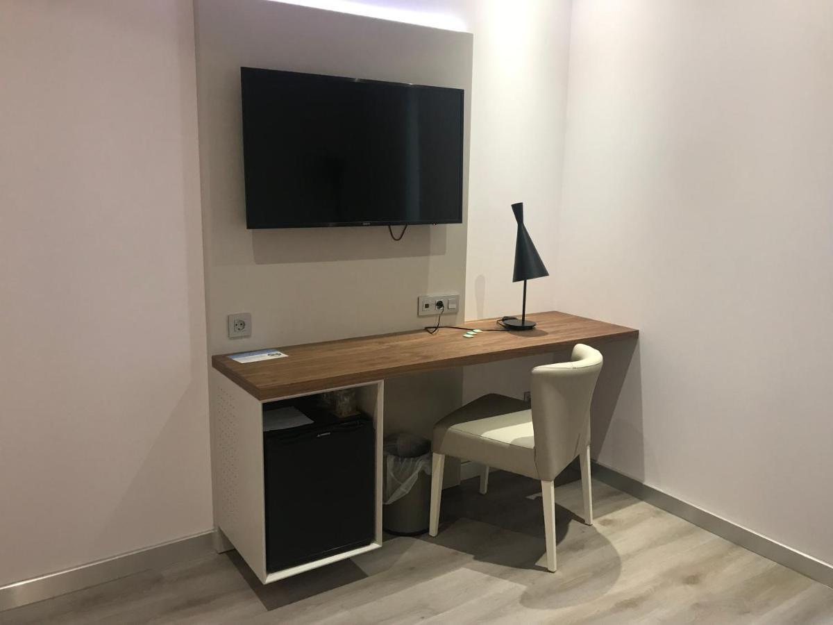 Deluxe Room,1643752551:JPEG