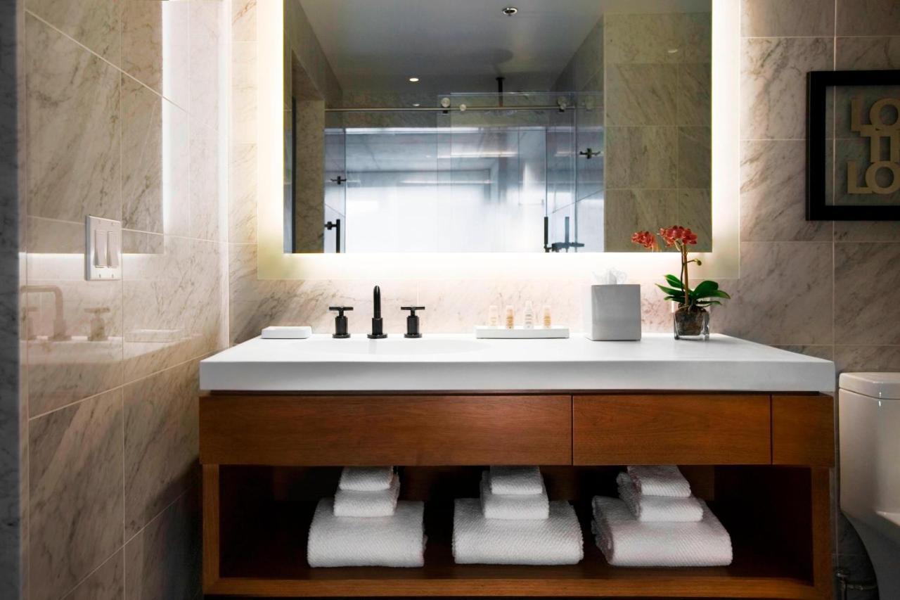 Habitación con 2 camas grandes, vistas a la ciudad y ducha accesible en silla de ruedas - Adaptada para personas con movilidad reducida
