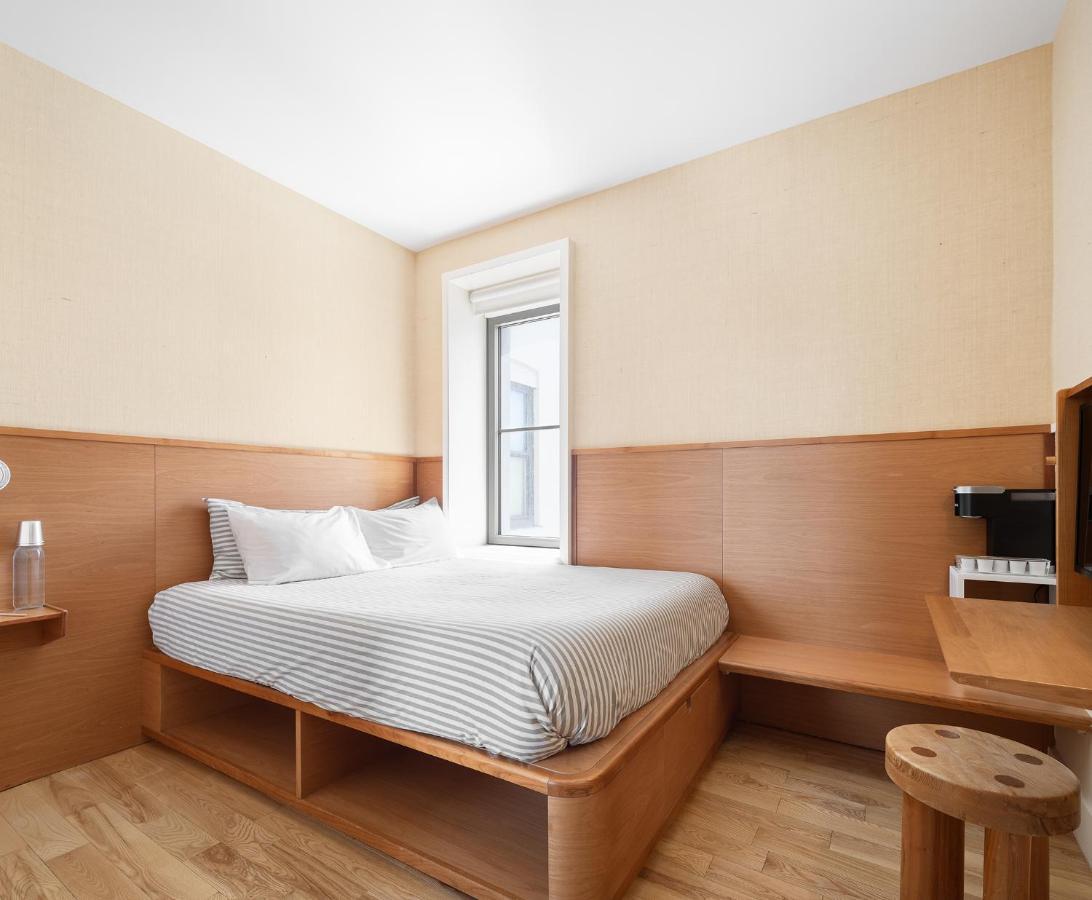 Studio met Queensize Bed