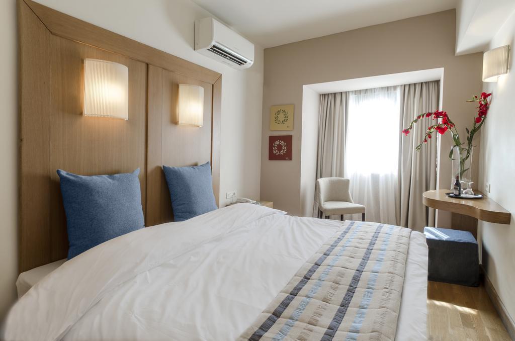 Quarto Económico