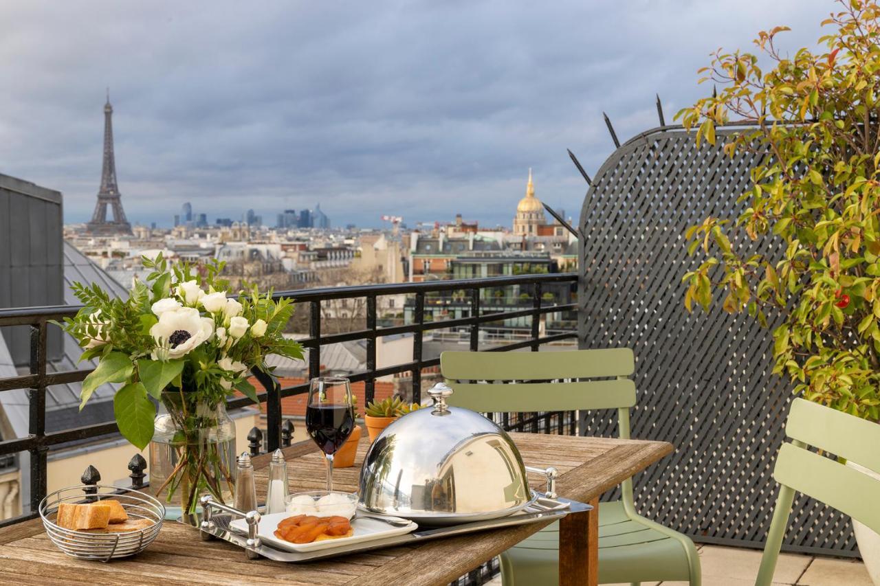 Quarto Duplo Superior com Terraço e Vista da Torre Eiffel
