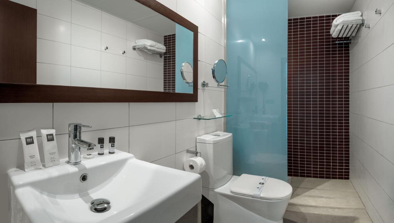 Chambre Double avec Terrasse - Vue Latérale sur Mer