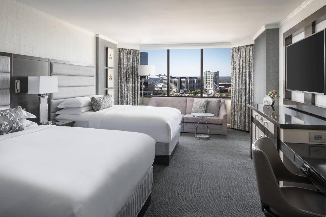 Quarto com 2 Camas Queen-size e Vista da Cidade