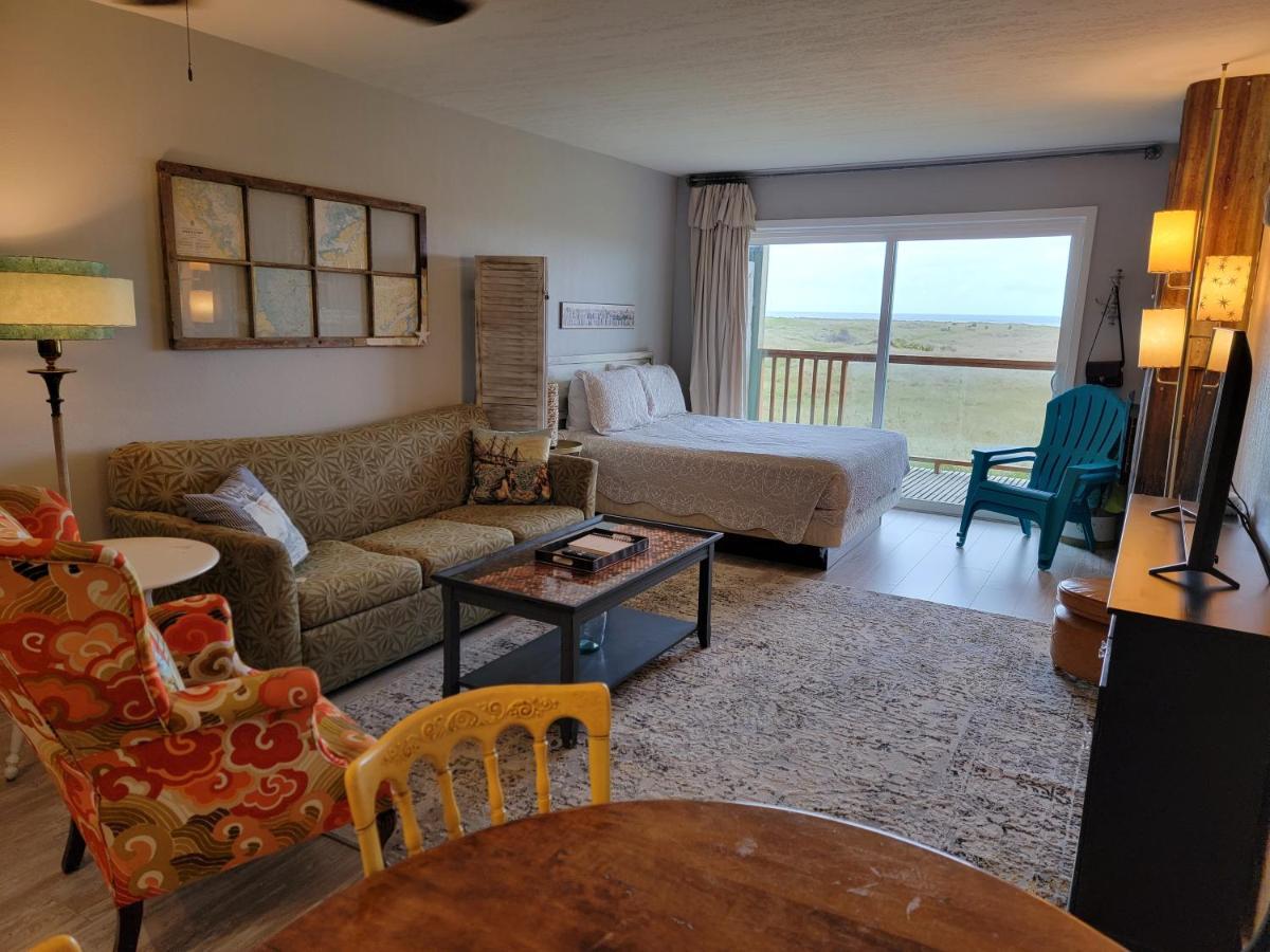 2nd Floor Deluxe Condo with Balcony (Dog Friendly)