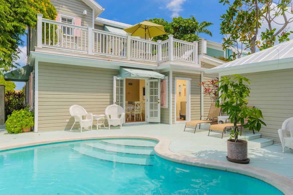 Two-Bedroom Villa Balcony,154450730:JPEG